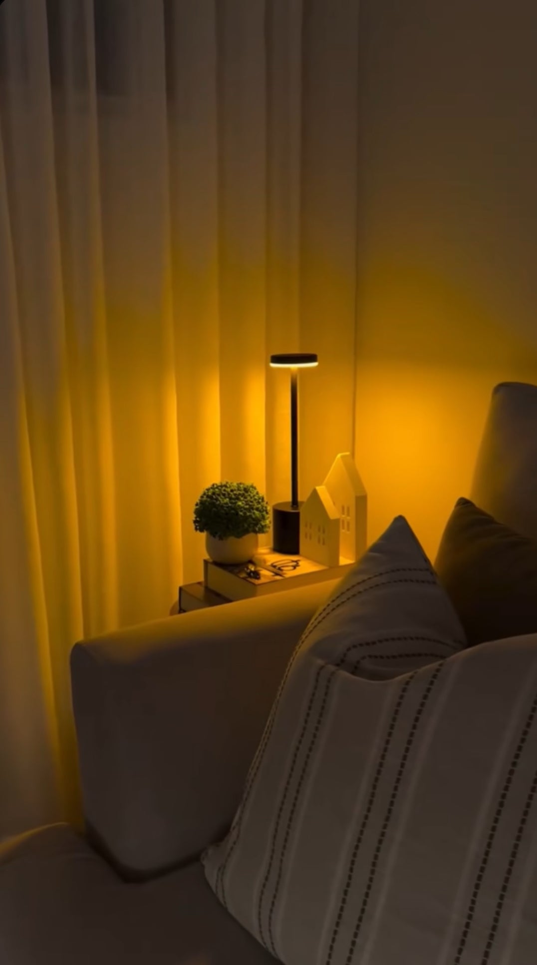 ✨ Aesthetic Metal LED Touch Lamp | Rechargeable & Touch Control